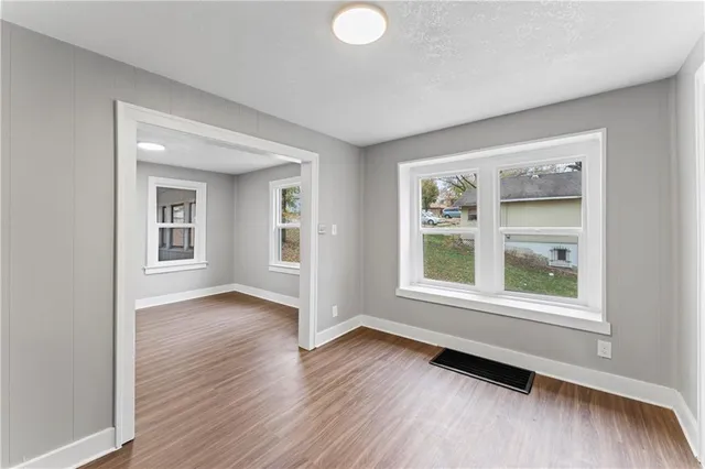 $169,999 | 320 North Cedar Avenue, Independence, MO 64053