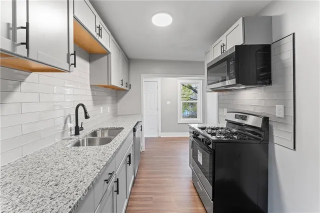 $169,999 | 320 North Cedar Avenue, Independence, MO 64053