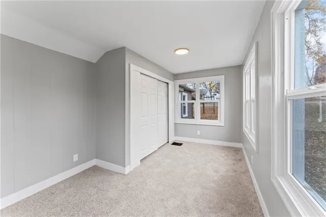 $169,999 | 320 North Cedar Avenue, Independence, MO 64053