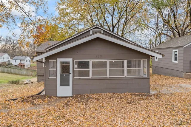 $169,999 | 320 North Cedar Avenue, Independence, MO 64053