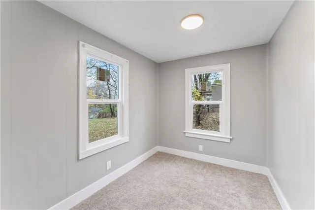 $169,999 | 320 North Cedar Avenue, Independence, MO 64053