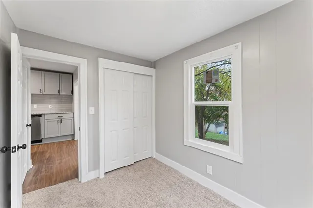 $169,999 | 320 North Cedar Avenue, Independence, MO 64053