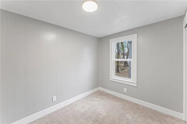 $169,999 | 320 North Cedar Avenue, Independence, MO 64053