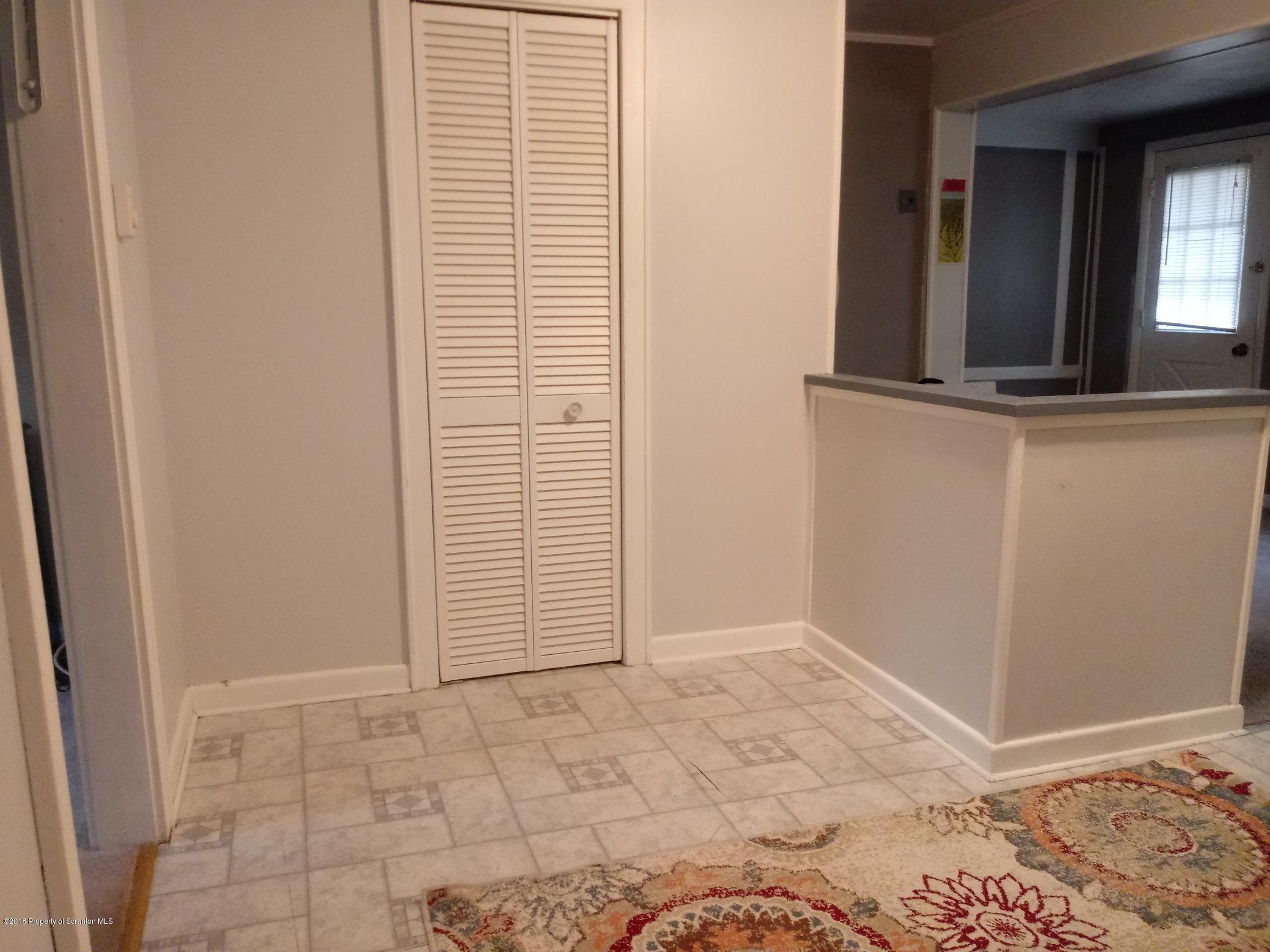 511 Winola Road Clarks Summit, PA 18411 - Photo 24 of 47 APT 2 KITCHEN