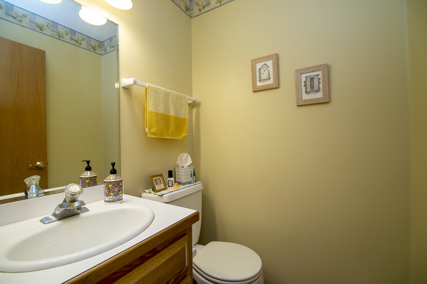 641 Lisson Grove New Lenox, IL 60451 - Photo 16 of 24 a bathroom with a sink mirror and toilet