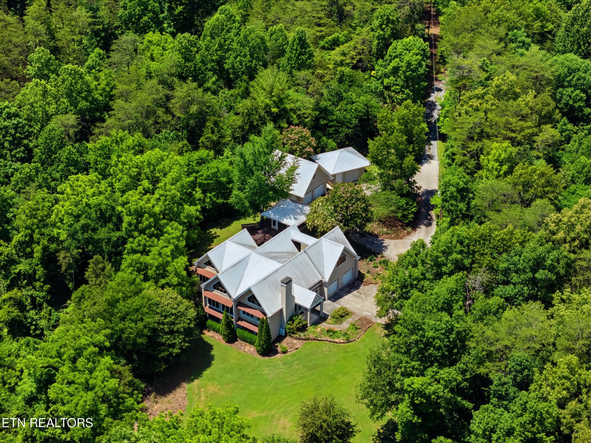 530 Blockhouse Road Maryville, TN 37803 - Photo 4 of 60
