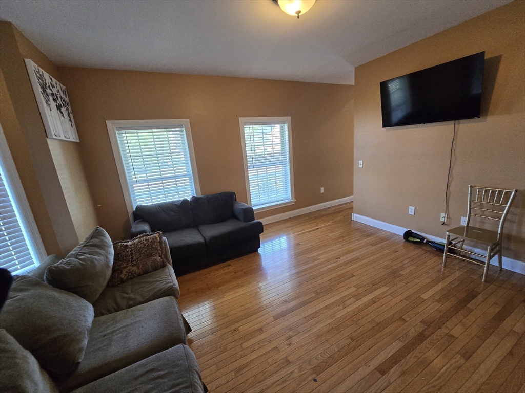4 Panarelli Way Webster, MA 01570 - Photo 7 of 39