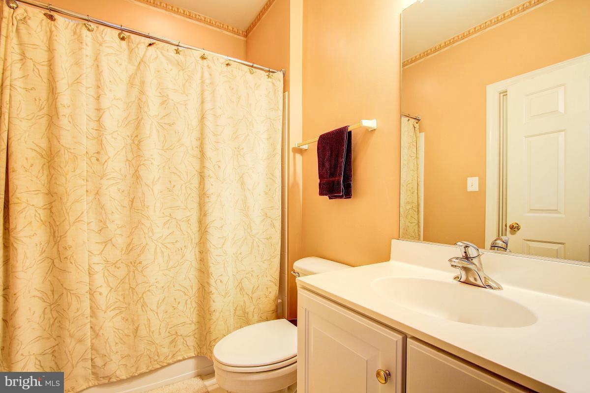 18711 Olney Mill Road Olney, MD 20832 - Photo 20 of 30 Full Bathroom