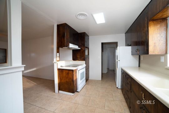 1365 South Mahan Street Ridgecrest, CA 93555 - Photo 4 of 40