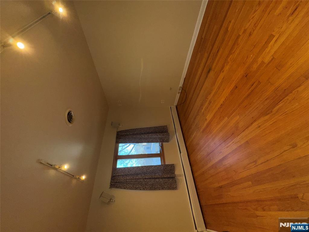 273 Rea Ave Extension Hawthorne, NJ 07506 - Photo 16 of 32