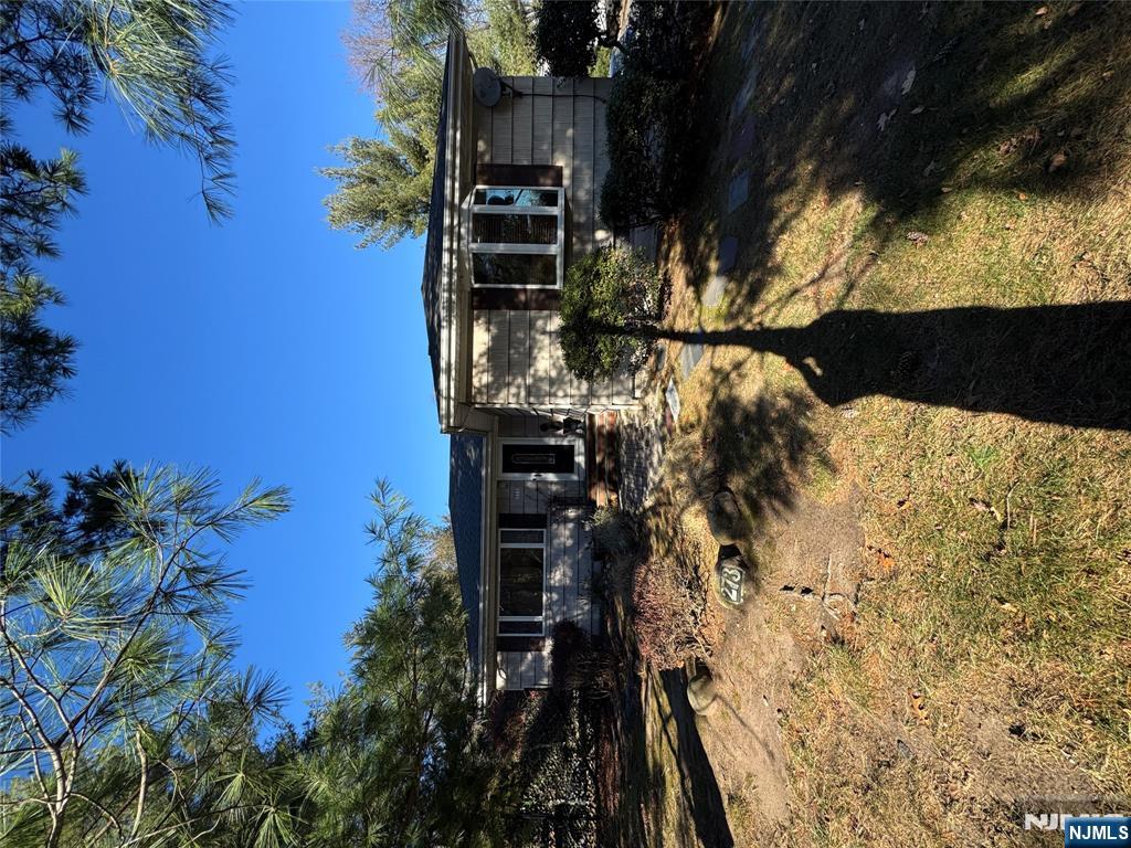 273 Rea Ave Extension Hawthorne, NJ 07506 - Photo 2 of 32