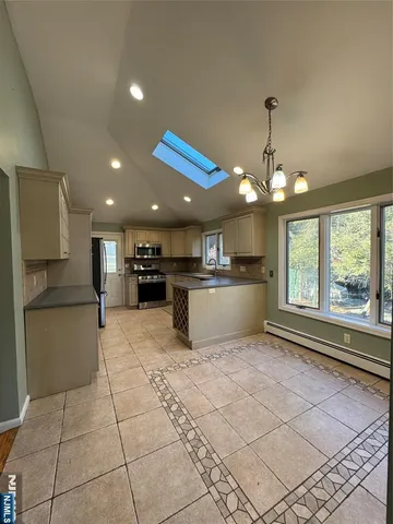 $4,200 | 273 Rea Ave Extension, Hawthorne, NJ 07506