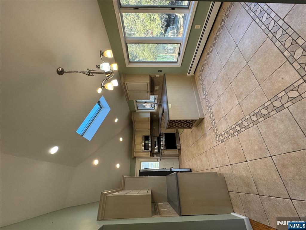 273 Rea Ave Extension Hawthorne, NJ 07506 - Photo 6 of 32