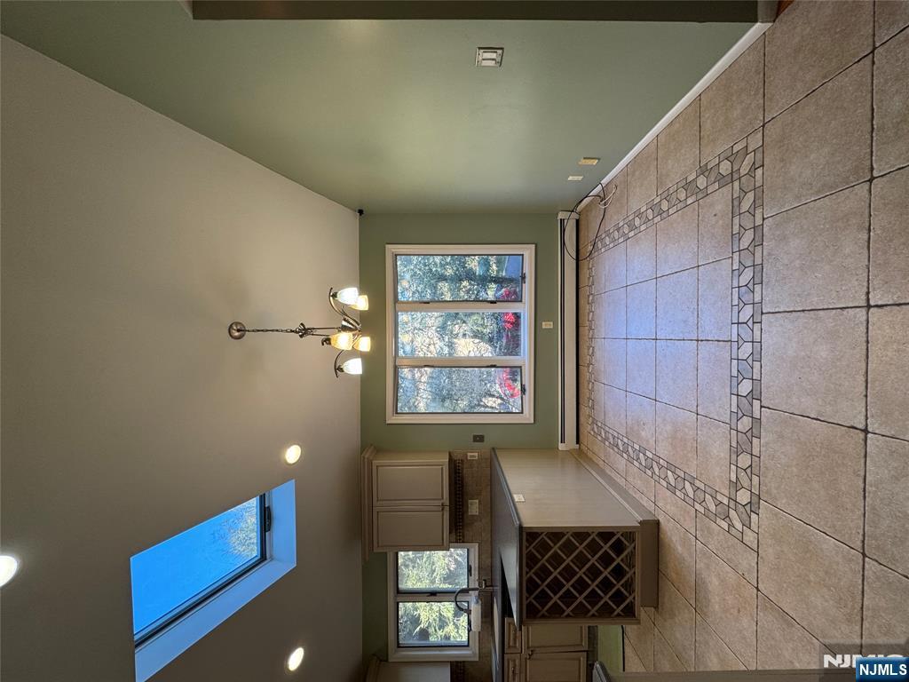 273 Rea Ave Extension Hawthorne, NJ 07506 - Photo 7 of 32