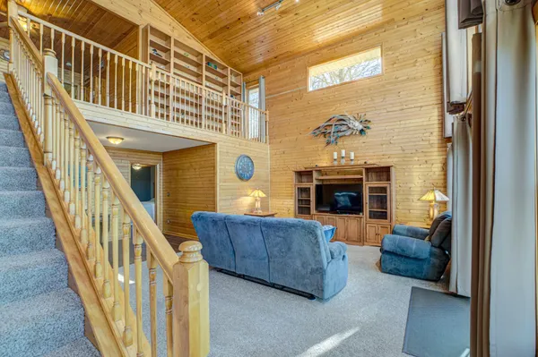 $895,000 | N9851 Lower McKenzie Lndg Road, Spooner, WI 54801