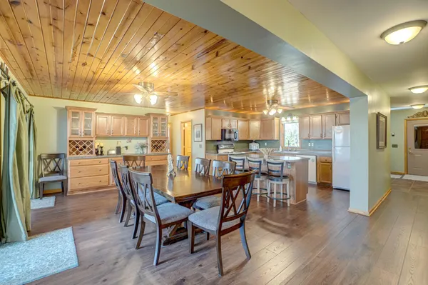$895,000 | N9851 Lower McKenzie Lndg Road, Spooner, WI 54801