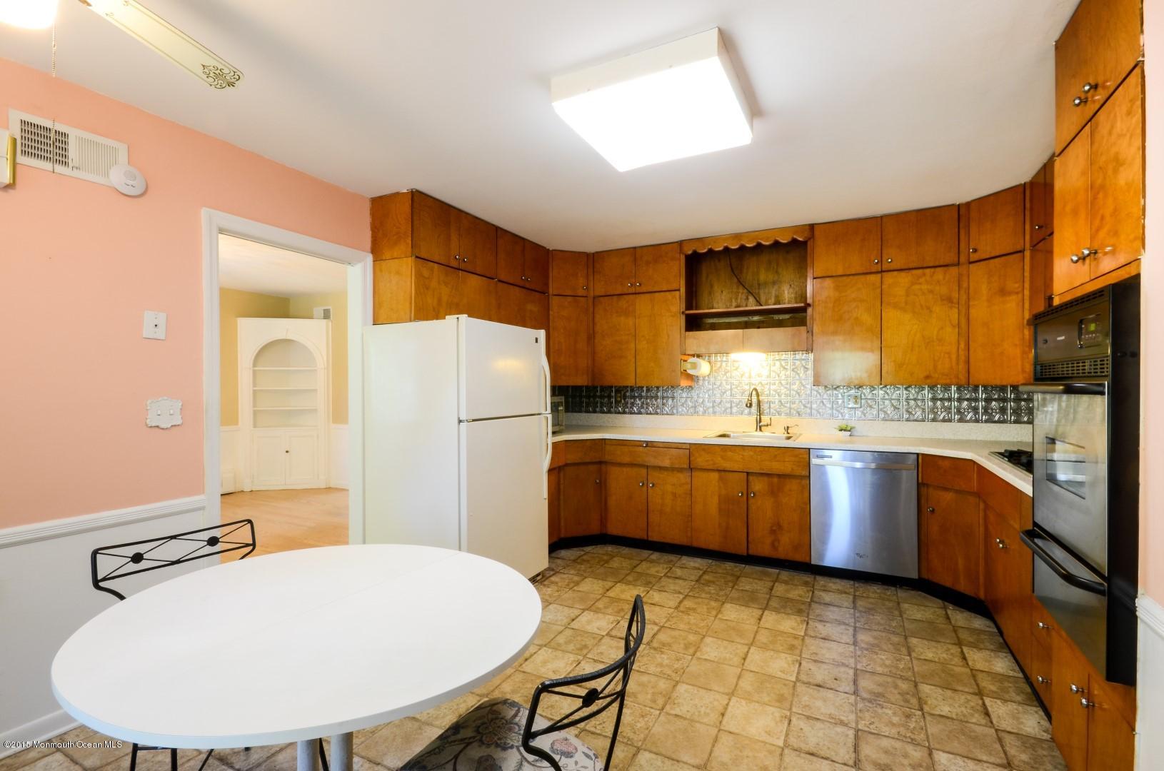 321 River Road Red Bank, NJ 07701 - Photo 15 of 21 Kitchen