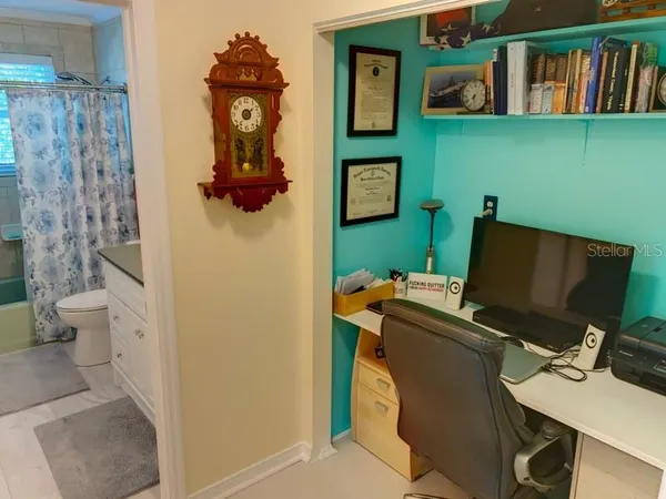 $2,100 | 323 Dolphin Parkway, Punta Gorda, FL 33950