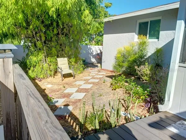 $2,100 | 323 Dolphin Parkway, Punta Gorda, FL 33950