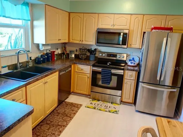 $2,100 | 323 Dolphin Parkway, Punta Gorda, FL 33950