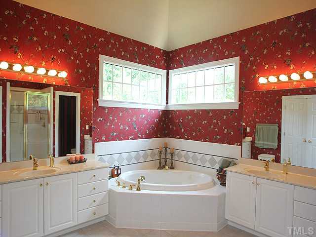 5304 Mandrake Court Raleigh, NC 27613 - Photo 13 of 25