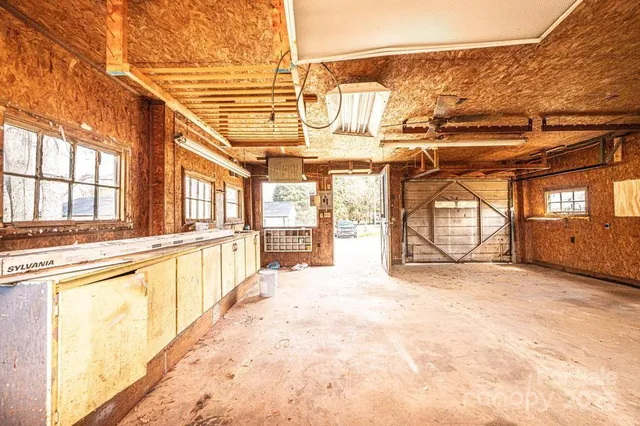 $329,900 | 1993 Moss Farm Road, Hickory, NC 28602