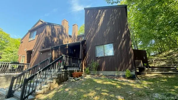 $299,000 | 13 Redwood Drive, Highland Mills, NY 10930