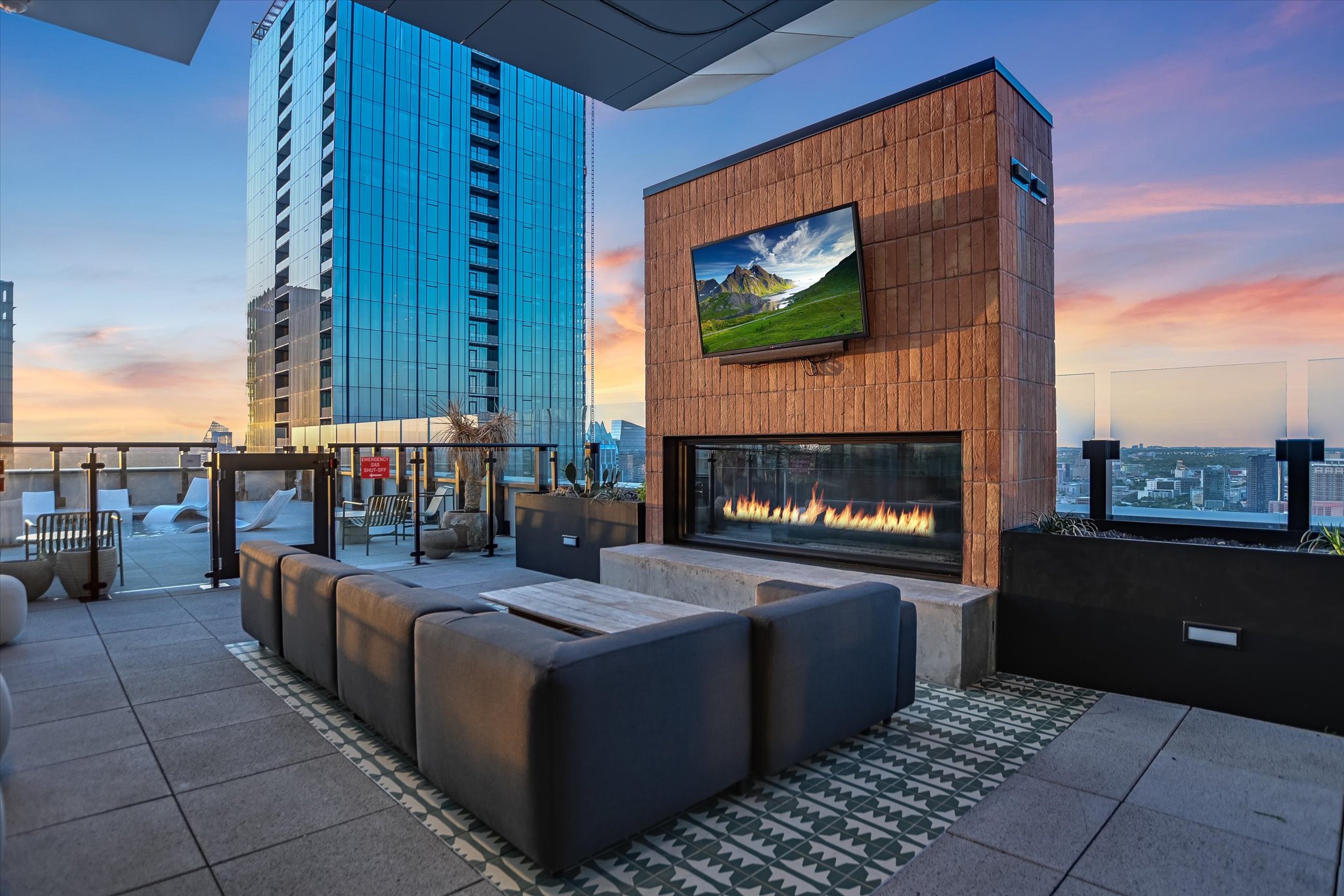 84 East Avenue, Unit 3909 Austin, TX 78701 - Photo 12 of 26 Rooftop