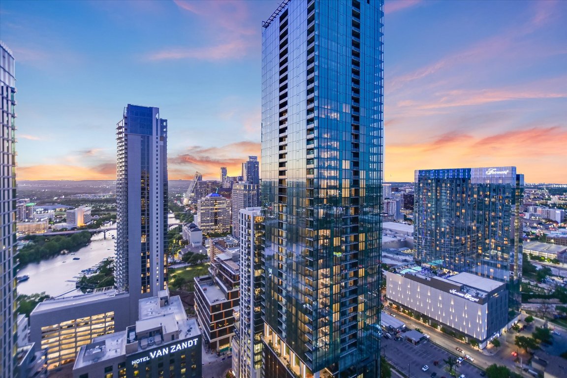 84 East Avenue, Unit 3909 Austin, TX 78701 - Photo 23 of 26 a city view