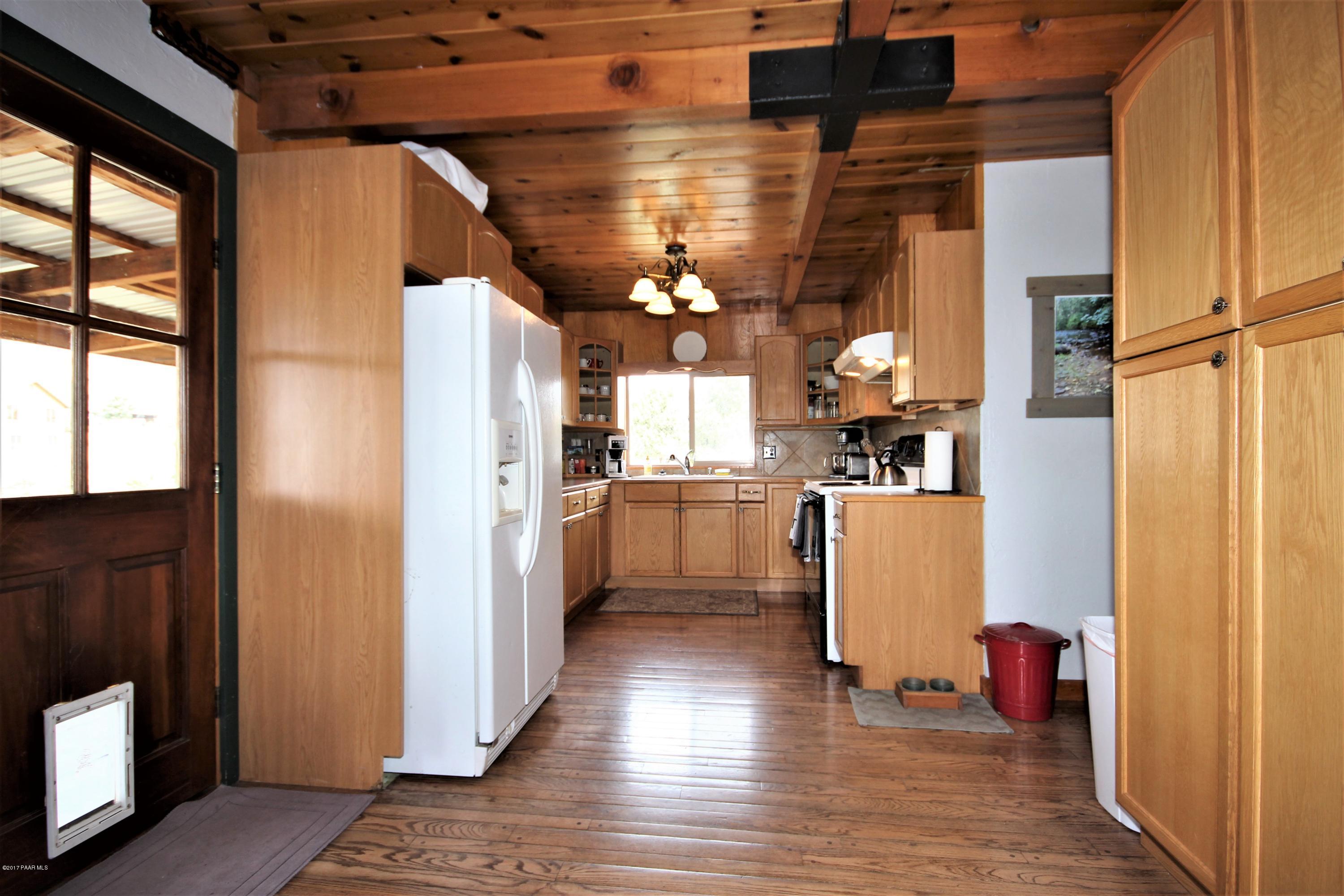 1880 North Topaz Road Prescott, AZ 86301 - Photo 8 of 33 8 Kitchen