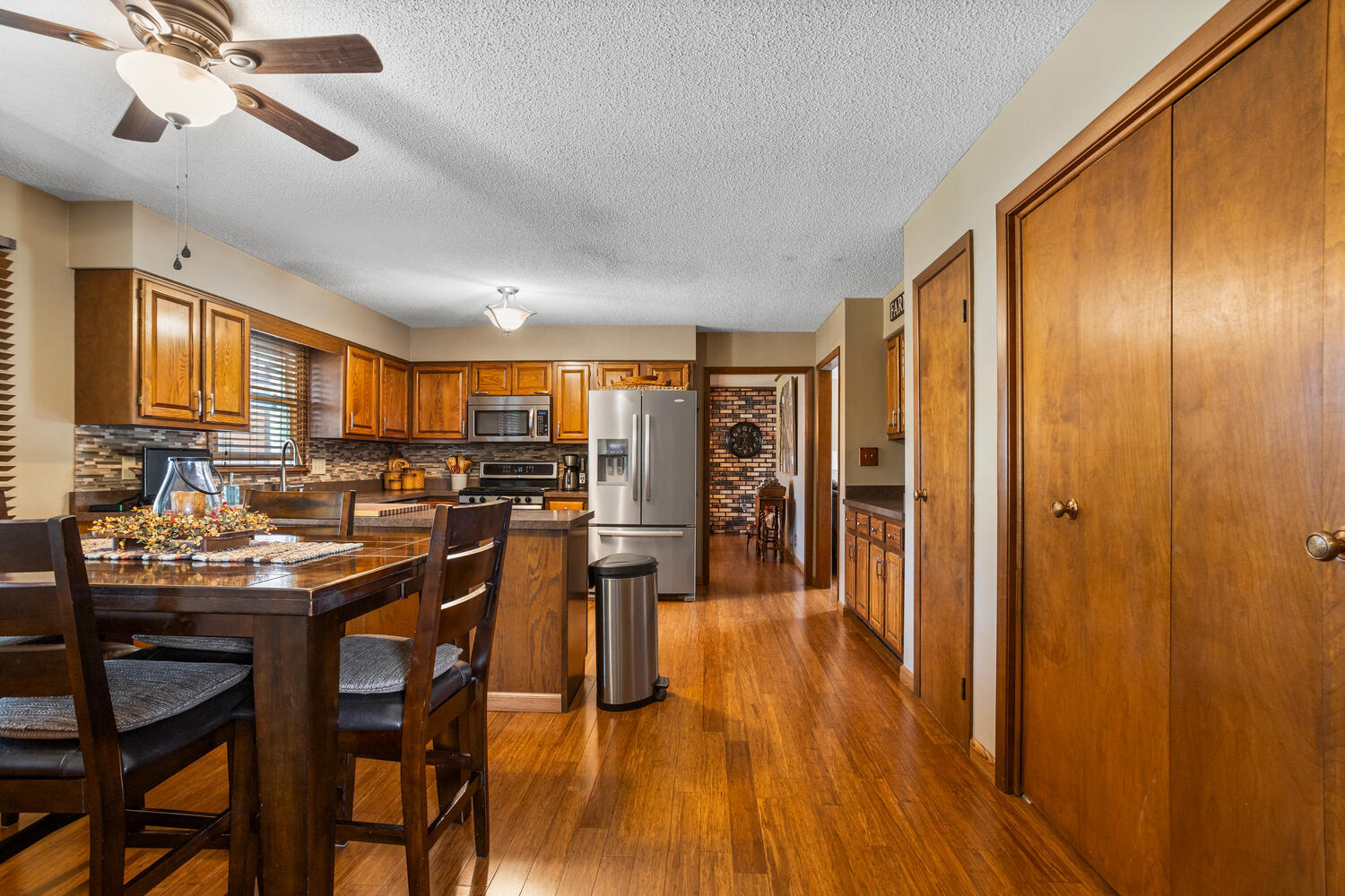 1437 Golf Terrace Danville, IL 61832 - Photo 15 of 40 a view of a dining room with furniture