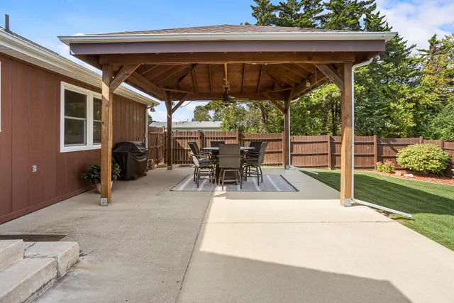 a picture of a floor plan