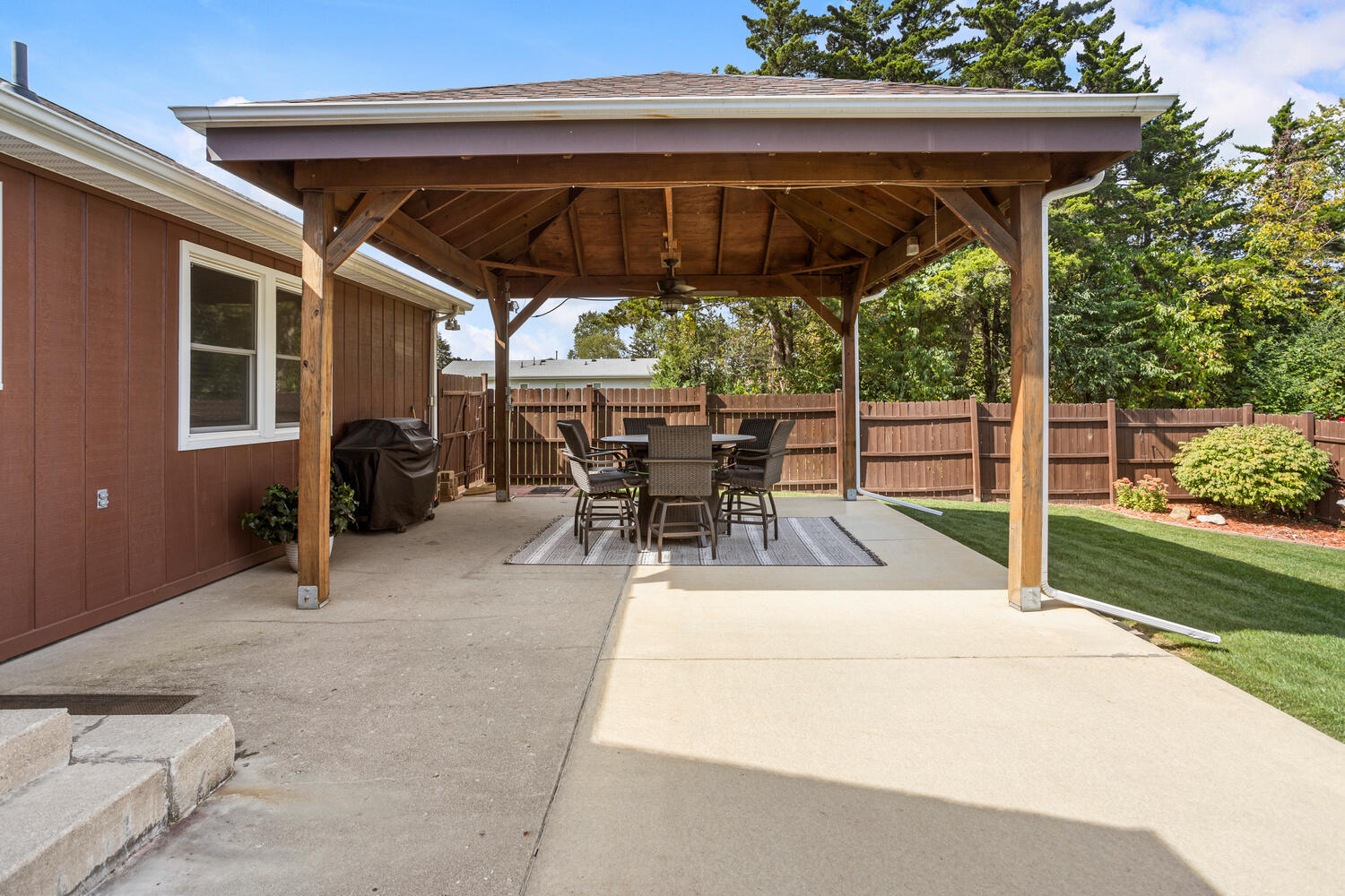 1437 Golf Terrace Danville, IL 61832 - Photo 38 of 40 a view of outdoor space yard and patio