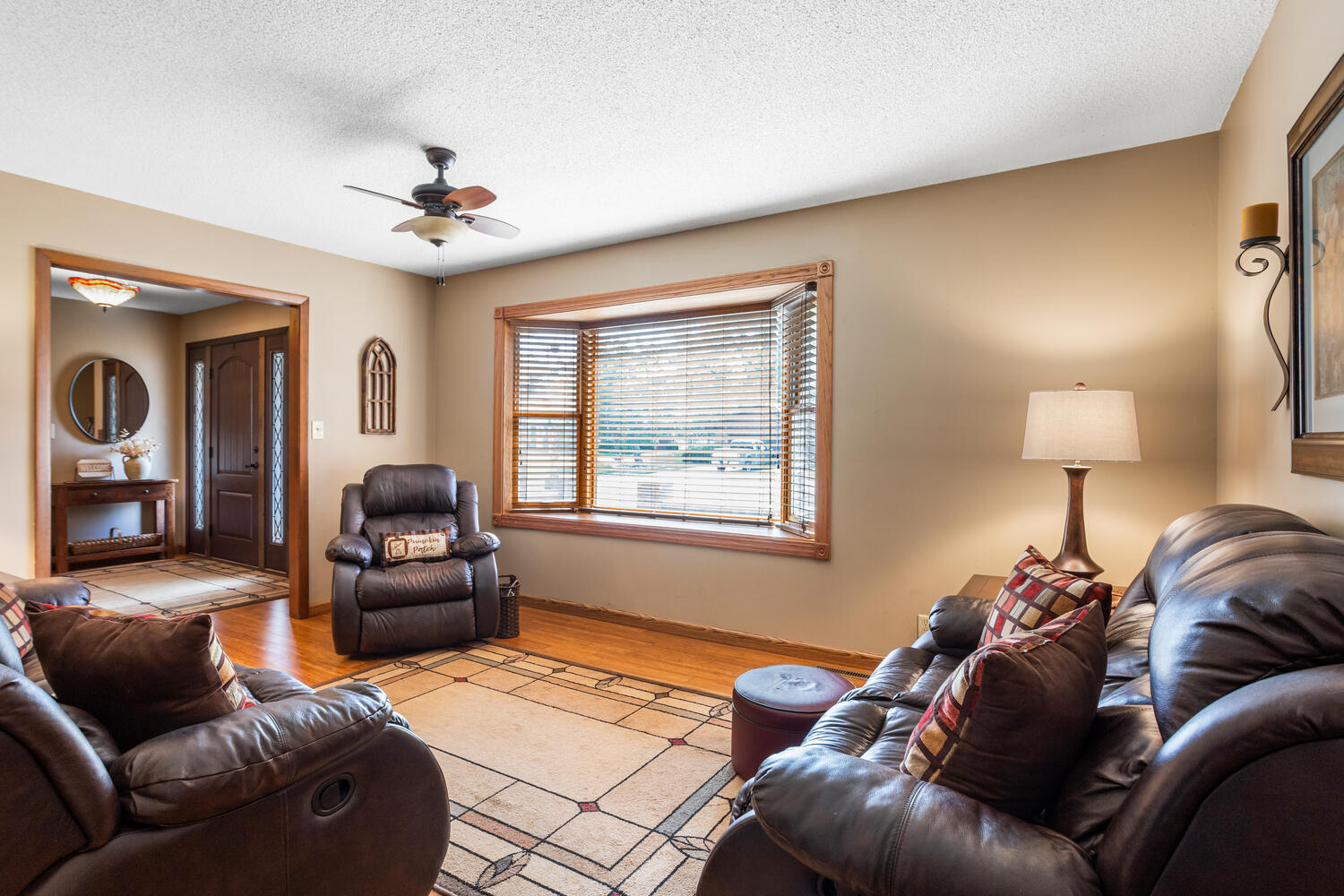 1437 Golf Terrace Danville, IL 61832 - Photo 7 of 40 a living room with furniture and a window