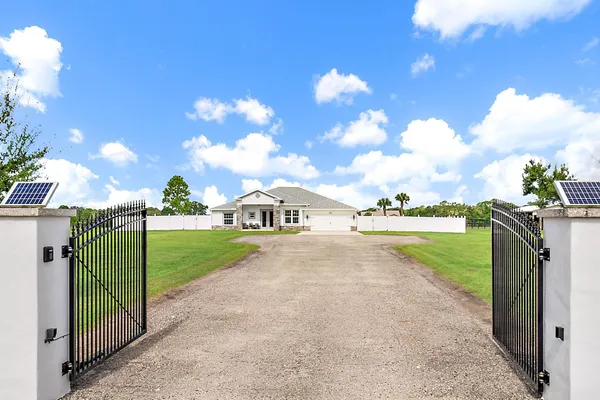 $1,050,000 | 13615 Southeast 26th Lane, Okeechobee, FL 34974