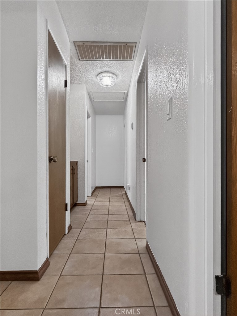 7451 Diamond Street Riverside, CA 92504 - Photo 12 of 31 HALLWAY
