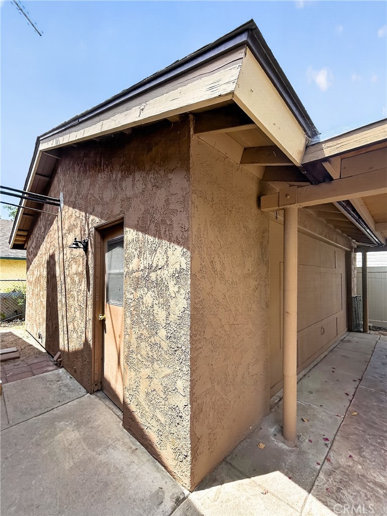 7451 Diamond Street Riverside, CA 92504 - Photo 30 of 31 DETACHED GARAGE (ADU POTENTIAL)