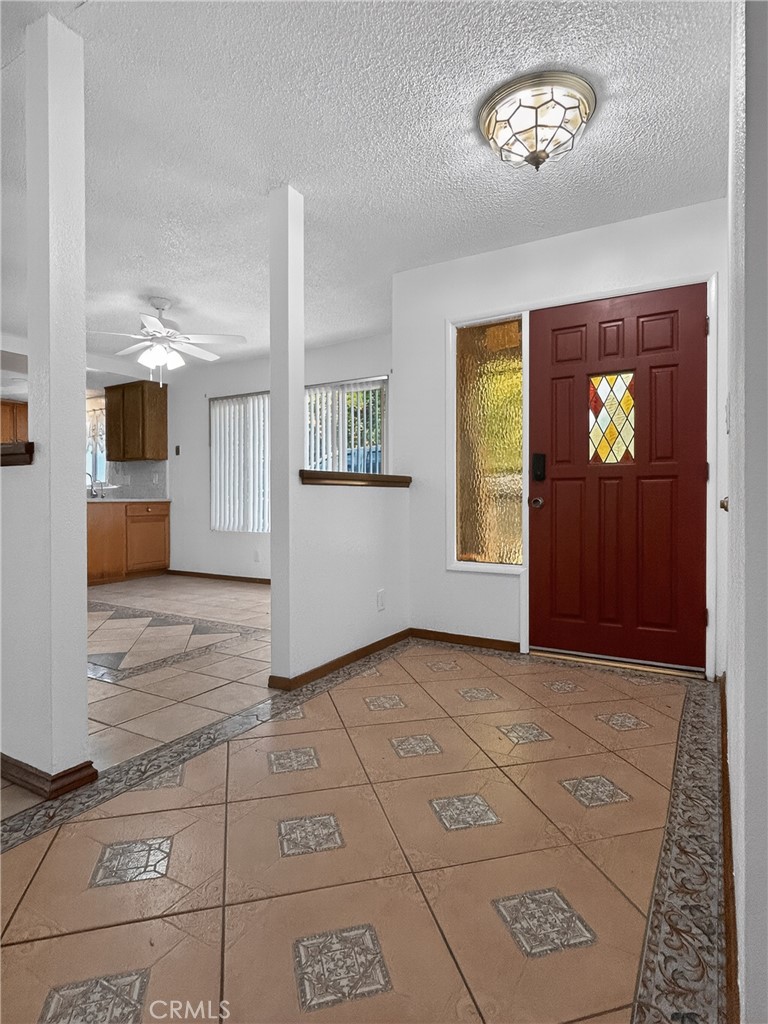 7451 Diamond Street Riverside, CA 92504 - Photo 8 of 31 ENTRY WAY