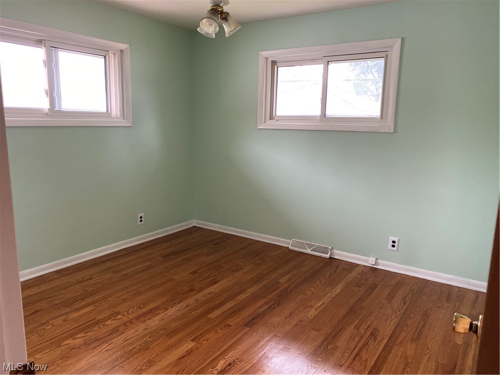 13806 Carpenter Road Garfield Heights, OH 44125 - Photo 7 of 29