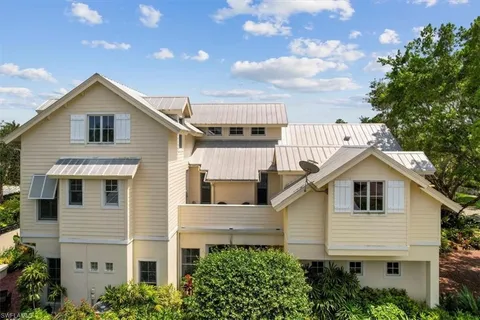 $3,300,000 | 215 5th Street South, Naples, FL 34102