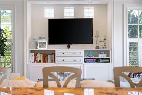 $3,300,000 | 215 5th Street South, Naples, FL 34102