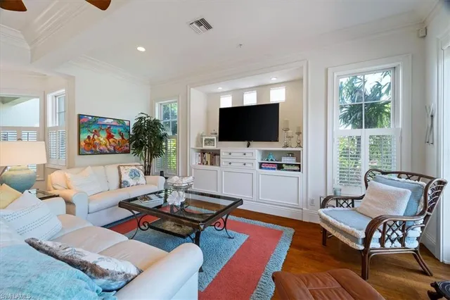 $3,300,000 | 215 5th Street South, Naples, FL 34102