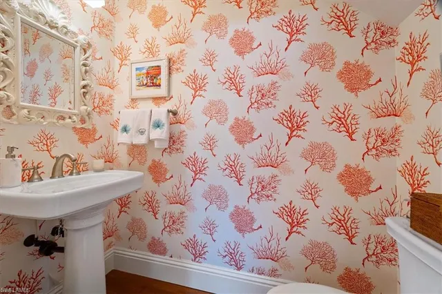 $3,300,000 | 215 5th Street South, Naples, FL 34102