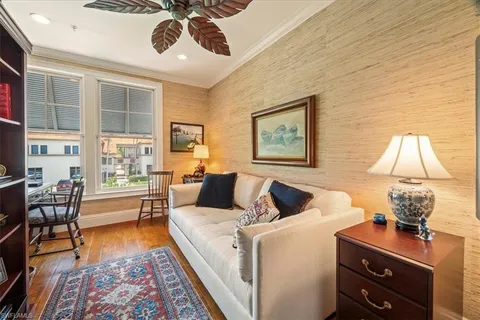 $3,300,000 | 215 5th Street South, Naples, FL 34102