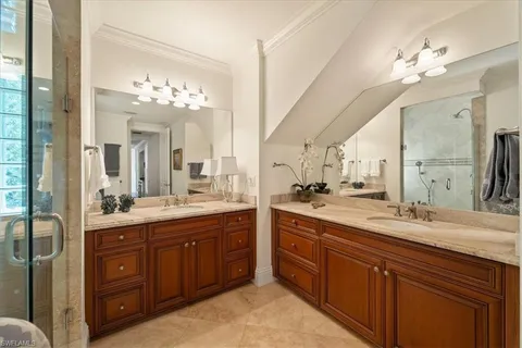 $3,300,000 | 215 5th Street South, Naples, FL 34102