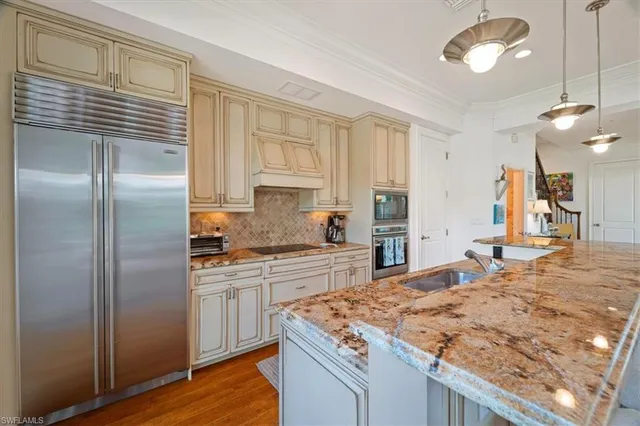 $3,300,000 | 215 5th Street South, Naples, FL 34102