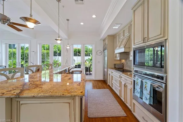 $3,300,000 | 215 5th Street South, Naples, FL 34102