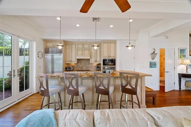 $3,300,000 | 215 5th Street South, Naples, FL 34102