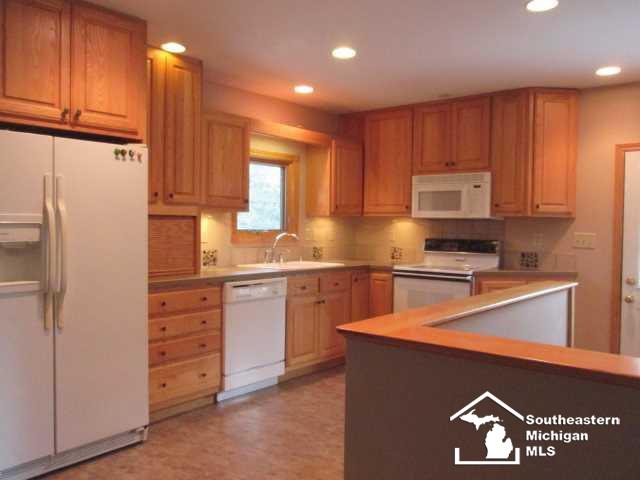 15 Riverside Court Monroe, MI 48162 - Photo 12 of 25 Gallery Image 12