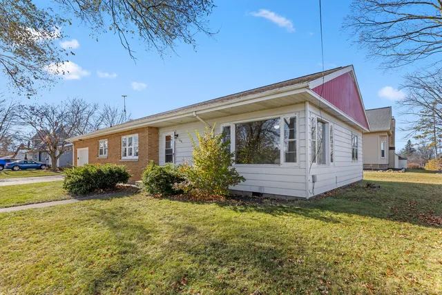 $179,900 | 106 South 6th Street, Carson City, MI 48811